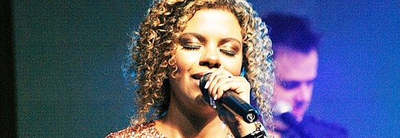 Teu Amor Não Falha – Nívea Soares