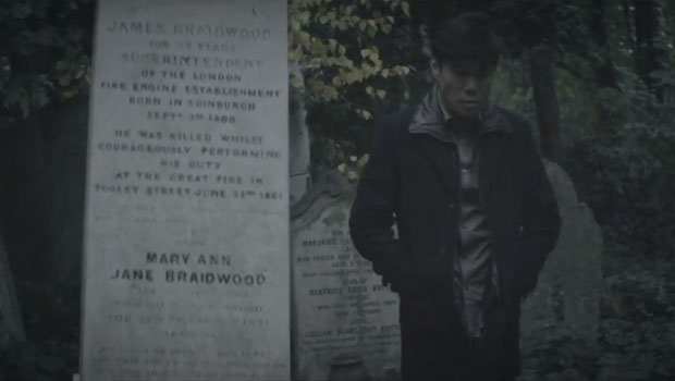 Quando o Mundo Cai ao Meu Redor – Livres / Juliano Son